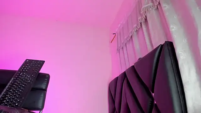 Snapshot of stephany_doll_ chatting on May 2026 09:43:01 PM stephany doll online show from May 2026 09:43:01 PM