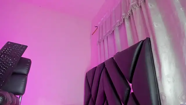 Snapshot of stephany_doll_ chatting on June 2026 12:22:01 PM stephany doll online show from June 2026 12:22:01 PM