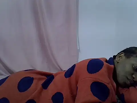 prettybeee online show from April 2026 08:42:02 PM