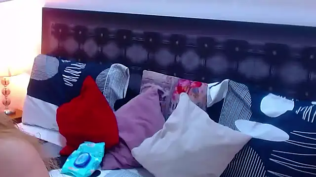 sandra 20 online show from October 2025 10:32:02 AM