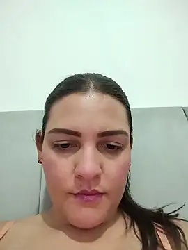 Snapshot of Mia_Hampton chatting on June 2026 06:50:01 PM Mia Hampton online show from June 2026 06:50:01 PM