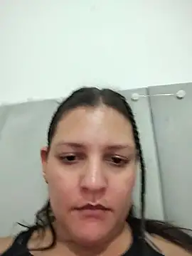 Snapshot of Mia_Hampton chatting on July 2026 05:00:01 PM Mia Hampton online show from July 2026 05:00:01 PM