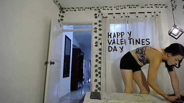 Snapshot of ivonne__hott1 chatting on February 2026 08:05:01 PM ivonne hott1 online show from February 2026 08:05:01 PM