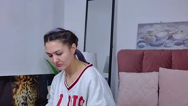 Snapshot of NicolLopeze chatting on February 2025 07:20:01 AM NicolLopeze online show from February 2025 07:20:01 AM