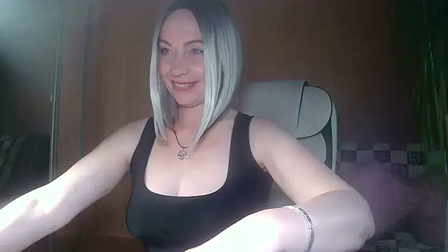 Snapshot of Roxolana_Drim chatting on June 2026 09:33:02 AM Roxolana Drim online show from June 2026 09:33:02 AM