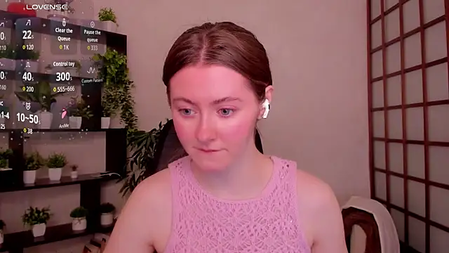 Snapshot of KateCuddle chatting on April 2026 02:46:02 AM KateCuddle online show from April 2026 02:46:02 AM