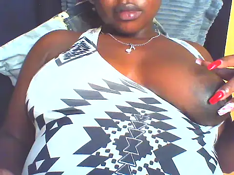 Snapshot of EboniesBelle chatting on April 2026 07:31:01 PM EboniesBelle online show from April 2026 07:31:01 PM
