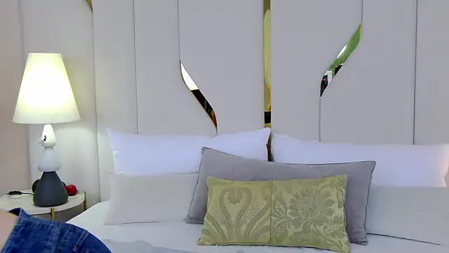 Snapshot of Betty_Bridge chatting on June 2026 03:01:01 AM Betty Bridge online show from June 2026 03:01:01 AM