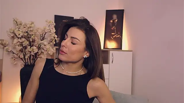 Misslullu online show from January 2025 08:00:01 AM