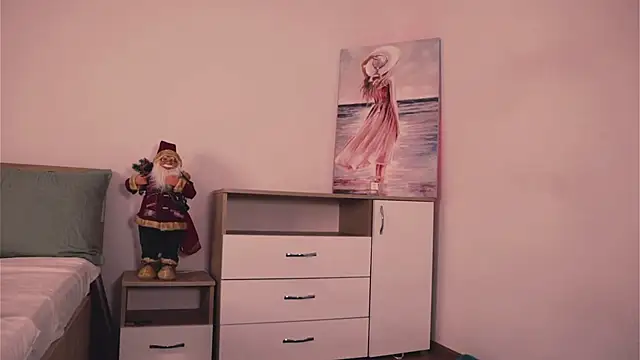 Misslullu online show from December 2025 02:37:02 PM