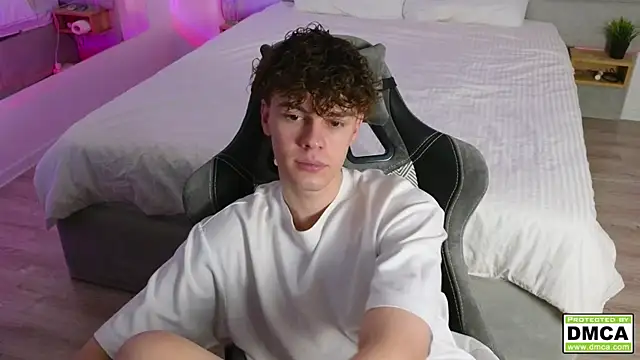 cute thomas online show from December 2024 06:04:02 PM