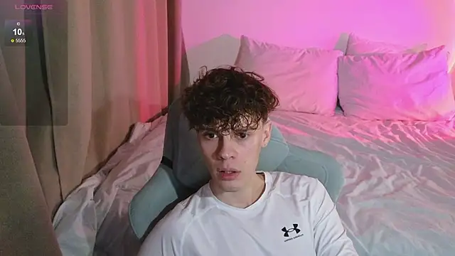 cute thomas online show from March 2026 05:52:02 PM