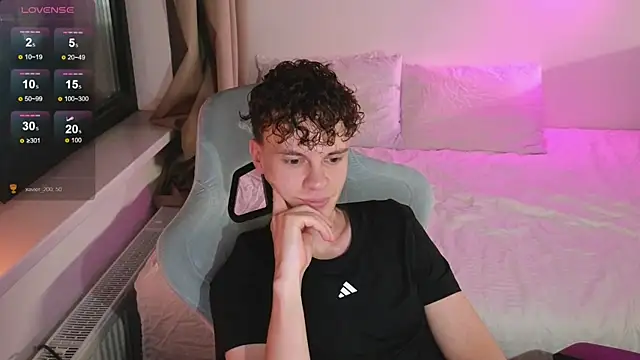 Snapshot of cute_thomas chatting on July 2026 07:27:02 PM cute thomas online show from July 2026 07:27:02 PM