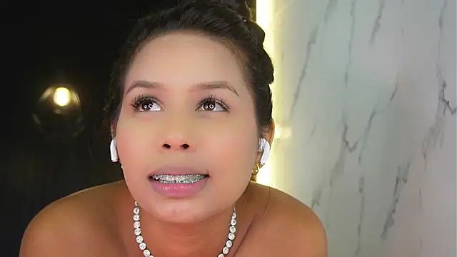 charlotte 01 online show from February 2025 06:06:02 AM