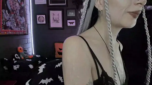 insania 9999  online show from December 2025 04:44:01 PM