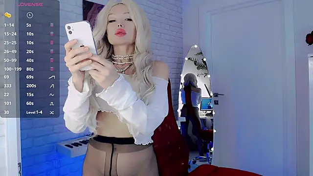 WhiteBunny online show from January 2025 08:04:02 AM