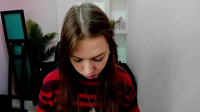 Persephoni online show from March 2025 05:44:02 AM