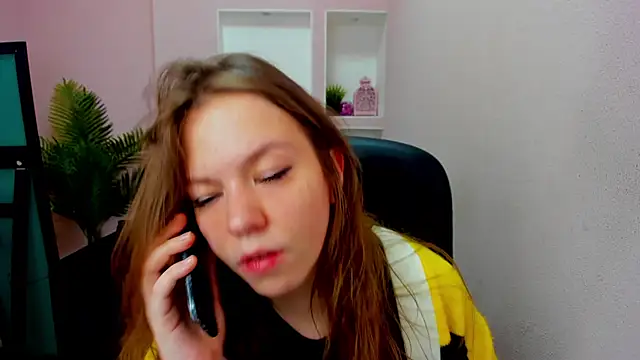 Persephoni online show from September 2025 08:21:02 PM