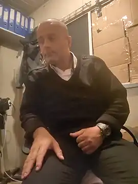 Snapshot of muscularsexy chatting on September 2025 10:46:02 PM muscularsexy online show from September 2025 10:46:02 PM