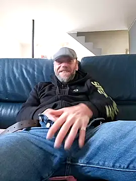 Snapshot of eddouxxx78 chatting on January 2025 10:57:01 AM eddouxxx78 online show from January 2025 10:57:01 AM