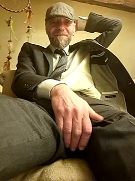 Snapshot of eddouxxx78 chatting on February 2025 05:17:02 PM eddouxxx78 online show from February 2025 05:17:02 PM