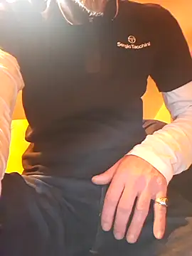 Snapshot of eddouxxx78 chatting on November 2025 10:58:02 AM eddouxxx78 online show from November 2025 10:58:02 AM