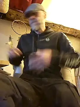 Snapshot of eddouxxx78 chatting on May 2026 02:25:02 PM eddouxxx78 online show from May 2026 02:25:02 PM