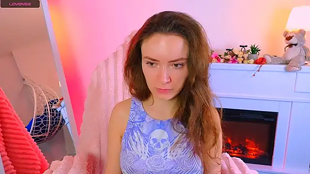    Emily    online show from March 2025 07:32:02 AM