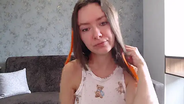    Emily    online show from October 2025 10:02:02 AM