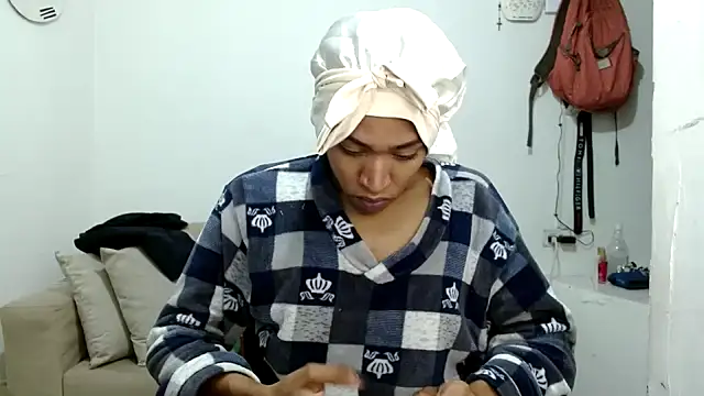 angelamarie1 online show from December 2025 12:43:02 PM