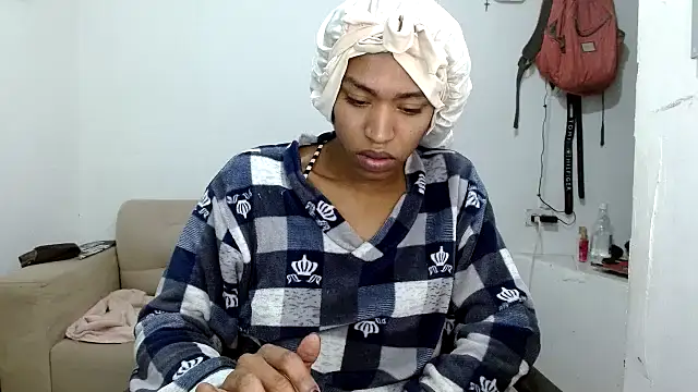 angelamarie1 online show from December 2025 12:42:01 AM