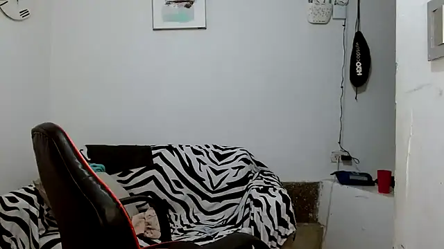 angelamarie1 online show from April 2026 07:44:02 PM