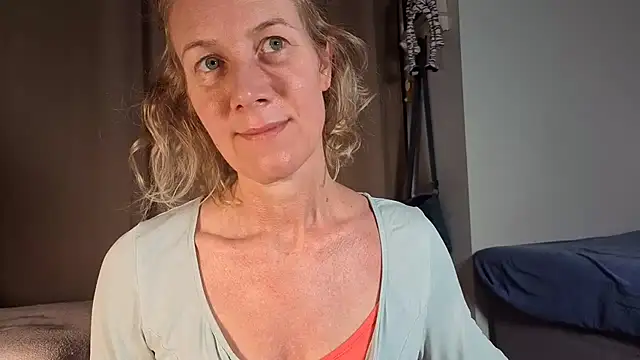 Snapshot of Lola_Belgium chatting on July 2026 04:17:02 AM Lola Belgium online show from July 2026 04:17:02 AM