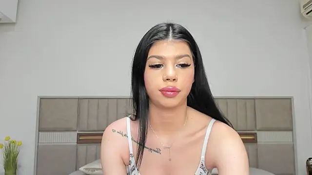 Snapshot of Sierra_Halle chatting on November 2025 03:45:01 PM Sierra Halle online show from November 2025 03:45:01 PM