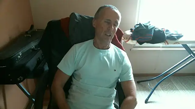 Snapshot of olibrius71 chatting on February 2025 09:25:02 AM olibrius71 online show from February 2025 09:25:02 AM