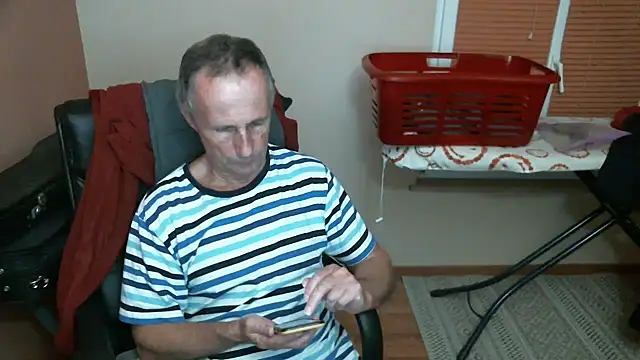 Snapshot of olibrius71 chatting on February 2025 11:21:02 PM olibrius71 online show from February 2025 11:21:02 PM