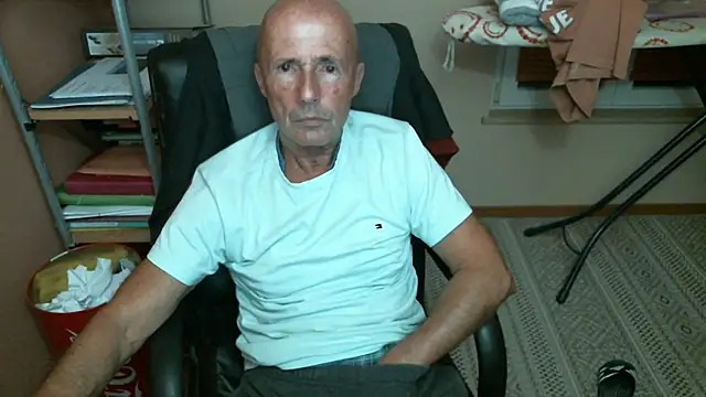 Snapshot of olibrius71 chatting on November 2025 05:34:02 PM olibrius71 online show from November 2025 05:34:02 PM