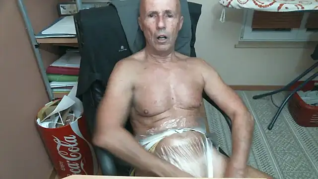 olibrius71 online show from December 2025 07:11:01 PM