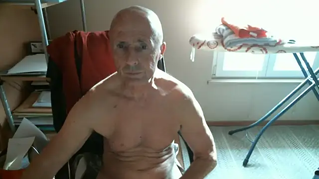 olibrius71 online show from March 2026 03:38:01 PM