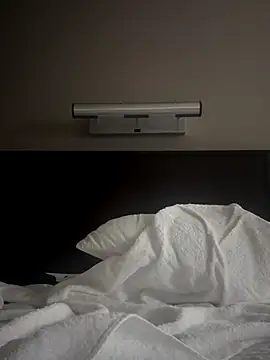 Snapshot of versetopcouple chatting on December 2025 12:27:01 AM versetopcouple online show from December 2025 12:27:01 AM