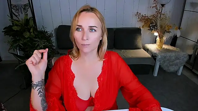 Snapshot of Karinella_x chatting on September 2025 10:35:01 PM Karinella x online show from September 2025 10:35:01 PM