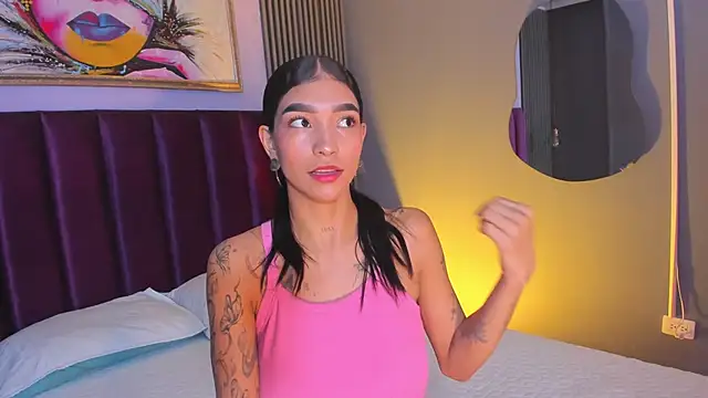 LauraAristizabal online show from July 2026 12:20:01 PM