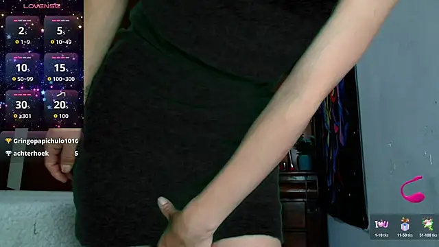 Snapshot of MINI_Petite chatting on April 2026 05:52:02 PM MINI Petite online show from April 2026 05:52:02 PM