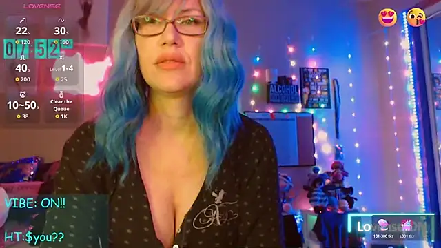 Snapshot of EmmaIsHere chatting on November 2025 02:50:01 PM EmmaIsHere online show from November 2025 02:50:01 PM