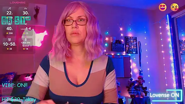 Snapshot of EmmaIsHere chatting on November 2025 01:49:02 PM EmmaIsHere online show from November 2025 01:49:02 PM