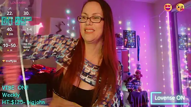 Snapshot of EmmaIsHere chatting on December 2025 11:23:02 PM EmmaIsHere online show from December 2025 11:23:02 PM