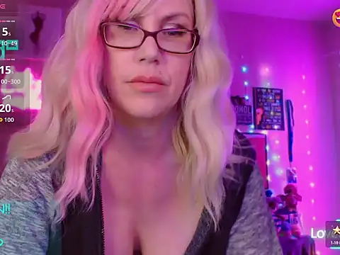 Snapshot of EmmaIsHere chatting on February 2026 02:23:01 PM EmmaIsHere online show from February 2026 02:23:01 PM