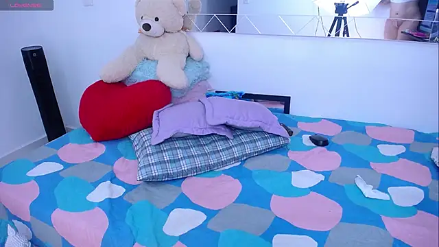 miaa-lee online show from February 2025 08:37:01 AM