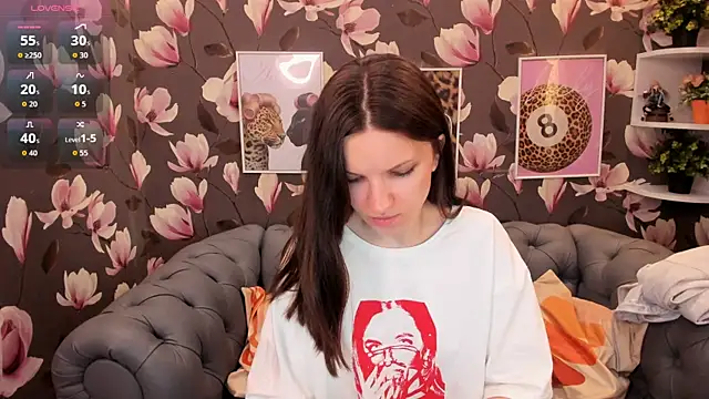 Snapshot of MelaniGrand chatting on May 2026 08:20:01 AM MelaniGrand online show from May 2026 08:20:01 AM