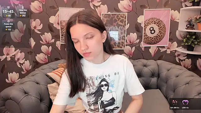 Snapshot of MelaniGrand chatting on May 2026 08:21:02 AM MelaniGrand online show from May 2026 08:21:02 AM